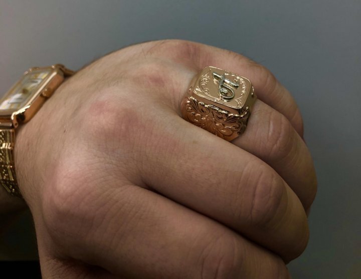 золотые перстни 10 грамм. перстень чаушеску золотой 585. печатка 10 грамм. печатка 10 грамм. золотая мужская печатка маршал 141.