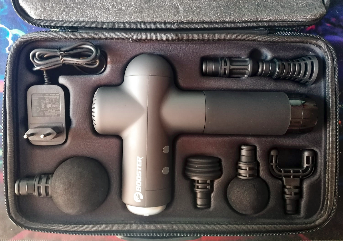 Кейс для хранения. Зарядное устройство. 6 насадок. Инструкция. Перкуссионный массажер. 