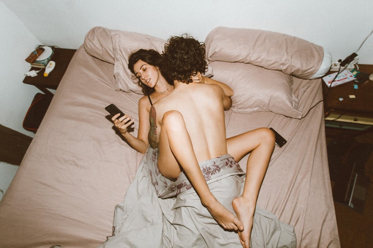 С женой и ее подругой секс втроем: потрясная коллекция секс видео на intim-top.ru