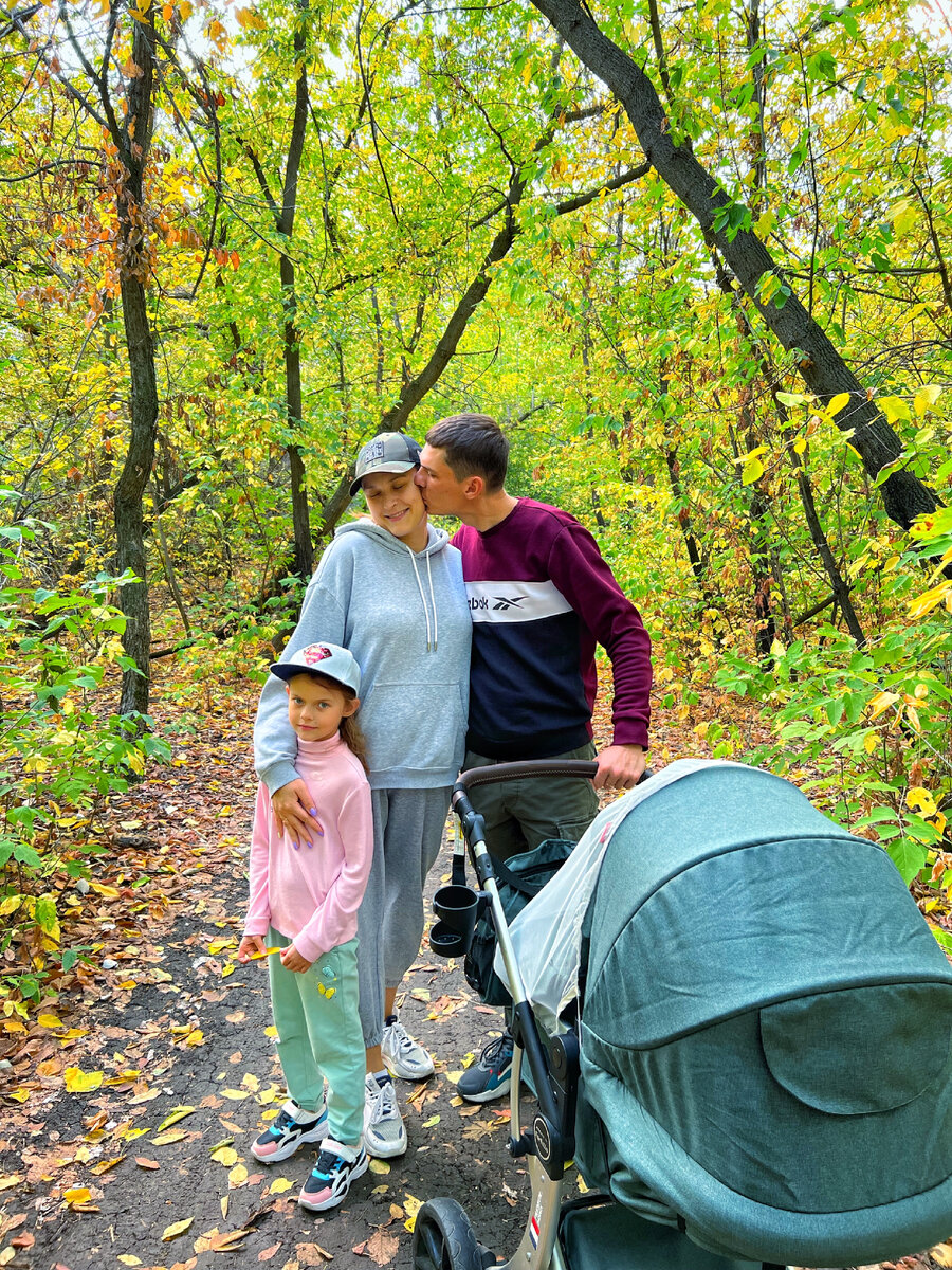Это вот мы в лесу осеннем наконец-то прогулялись. Успели в тёплую погоду 