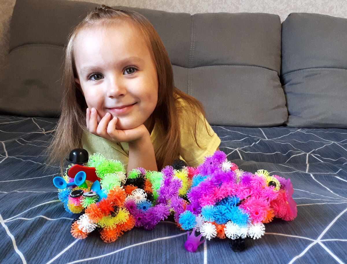 Стефания и конструктор-липучка