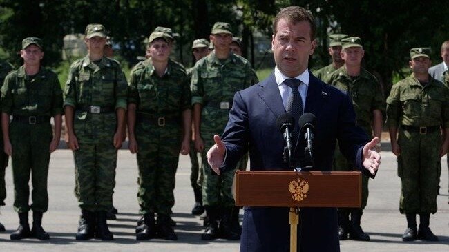     Замглавы Совбеза России Дмитрий Медведев заявил, что нужно демонтировать политический режим Украины, прозвучало в его Telegram-канале.
