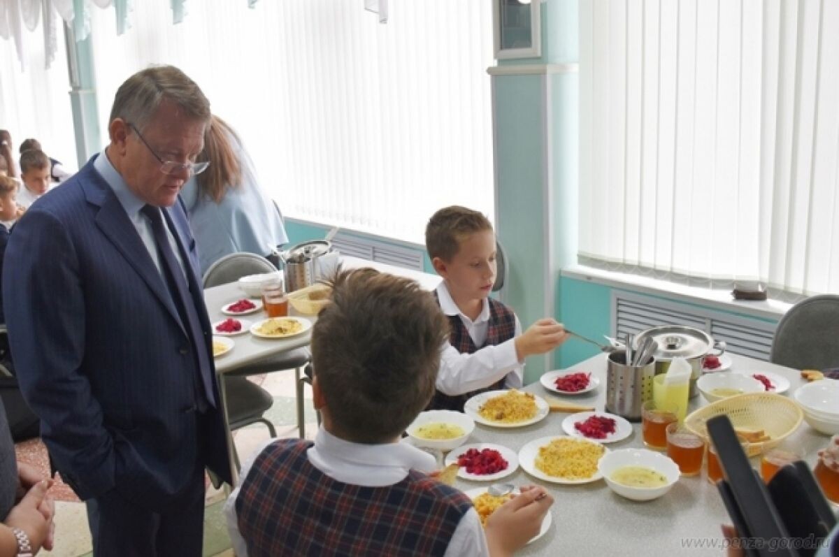    Мэр Пензы лично проверил школьную столовую после жалоб родителей