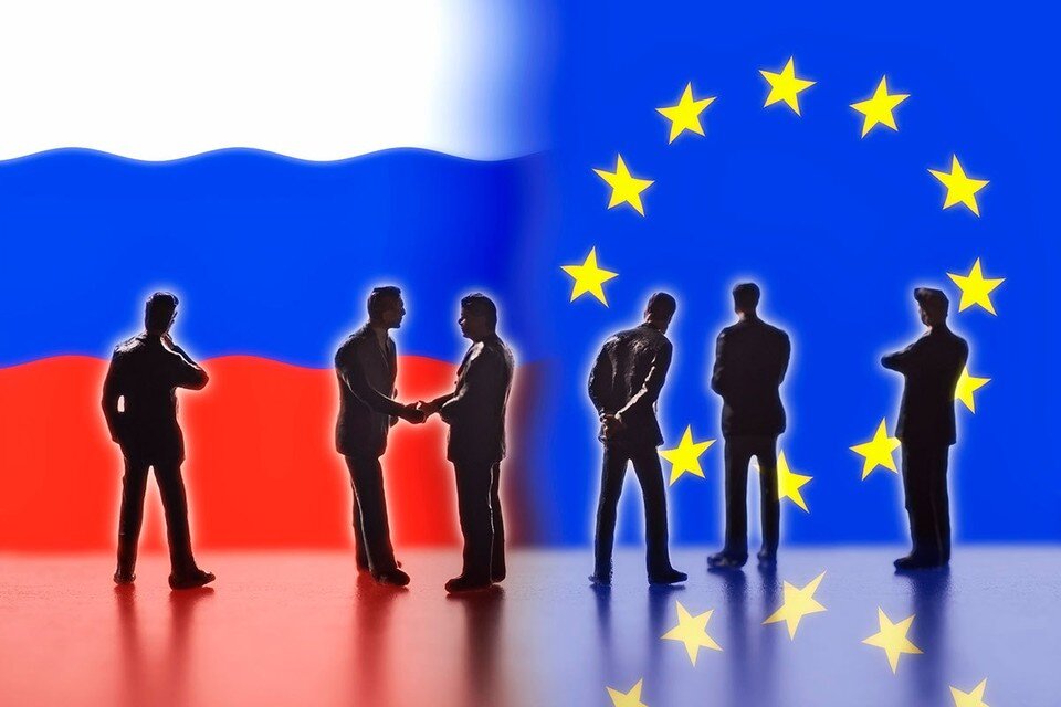     Больше половины опрошенных считают, что в политике и экономике нельзя руководствоваться эмоциями и обидами  GLOBAL LOOK PRESS