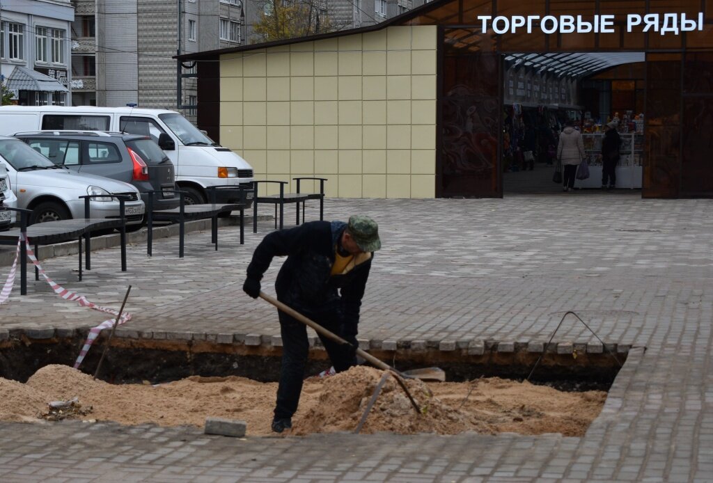 В Твери у ярмарки на бульваре Ногина начали обустраивать фонтан