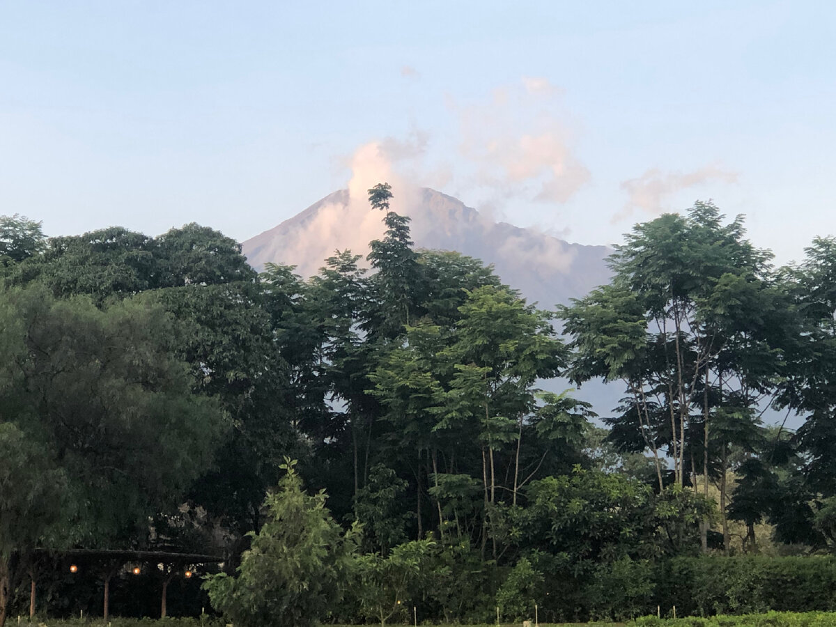 Гора Меру вторая по величине гора Танзании 