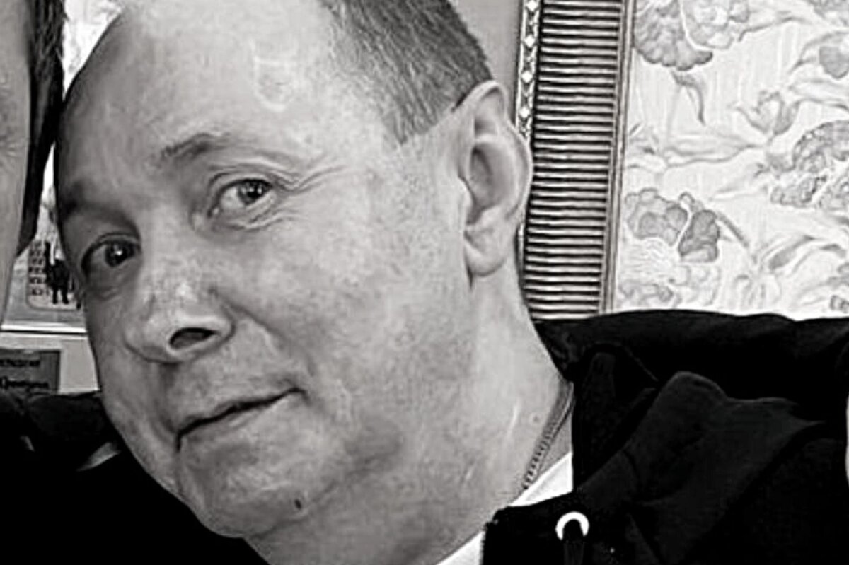     Умер создатель «Ласкового мая» и автор хита «Белые розы» Сергей Кузнецов. Ему было 58 лет