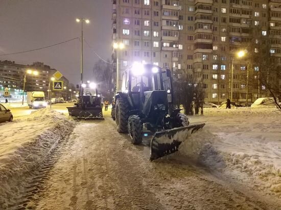     Отвечать за поддержание порядка на внутриквартальных территориях будут городские организации. фото: мк в питере