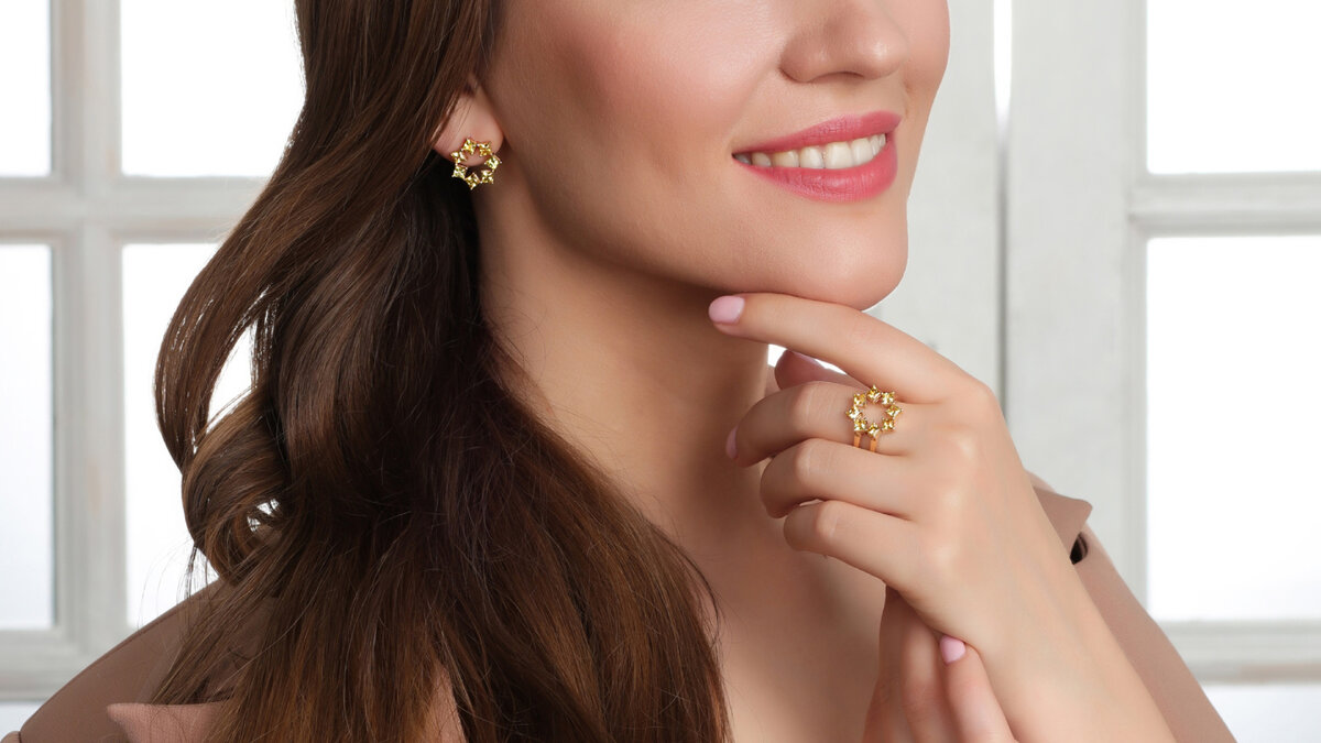 Пусеты и кольцо SIDERA с желтыми сапфирами, OLGA SHATROVA.