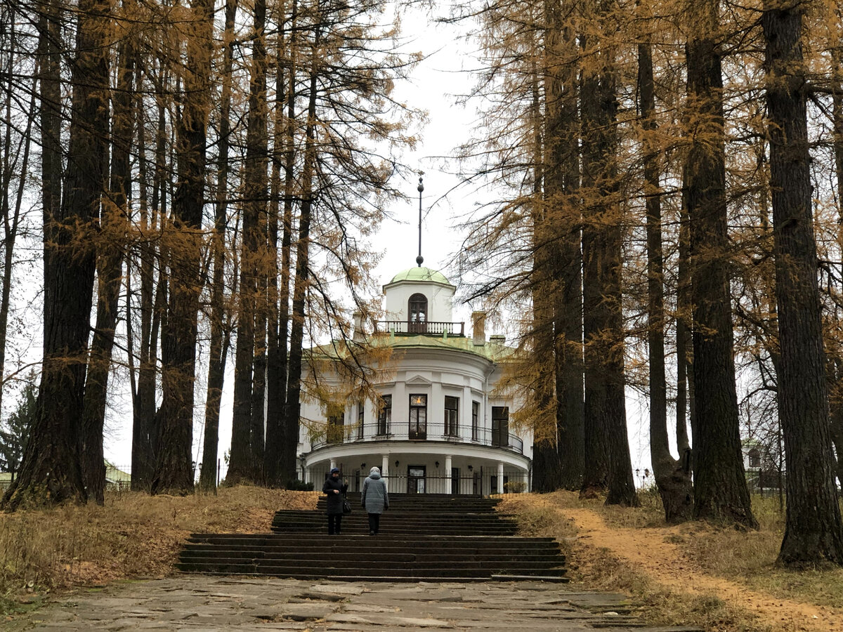 Усадьба Середниково. М.Ю Лермонтов проводил здесь летние каникулы, а Ф ...