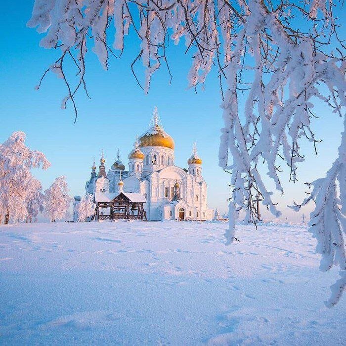 Белогорский монастырь зима. Белогорский монастырь Пермский край. Белогорский монастырь в крещение. Пермь Белогорский монастырь крещение.