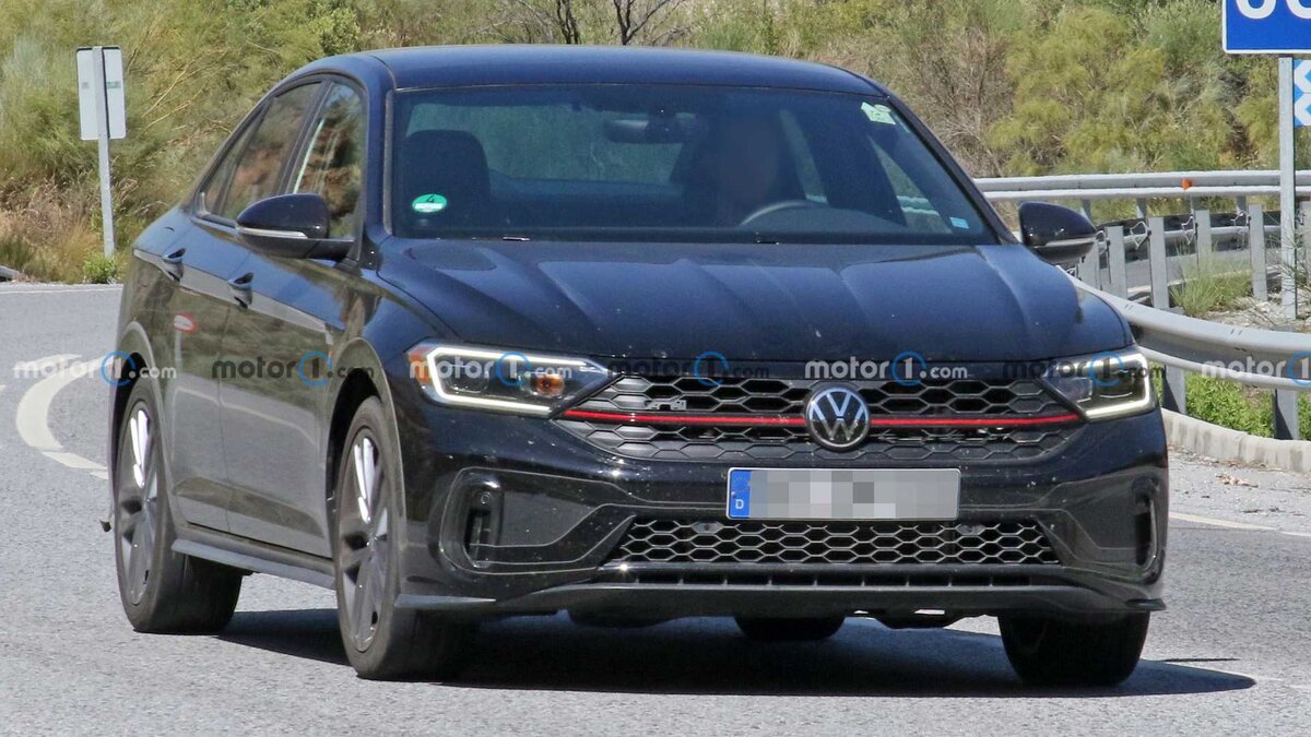 Галерея из 12 снимков Volkswagen Jetta GLI. Июль 2021 года