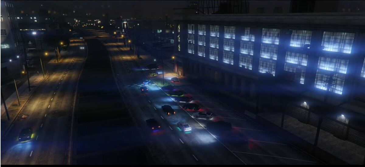 То самое здание.Оно расположено неподалеку от порта 