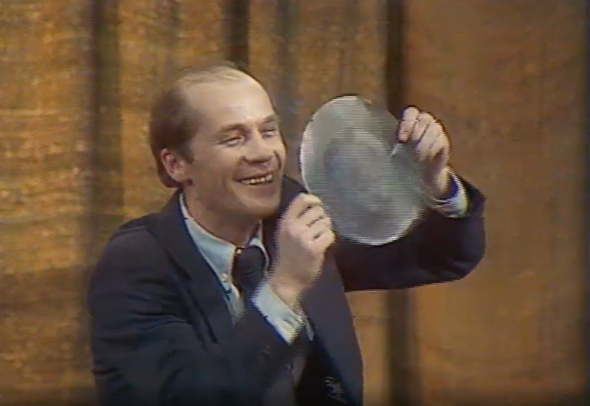 Кадр из программы "Вокруг смеха. Выпуск № 09" (1980)