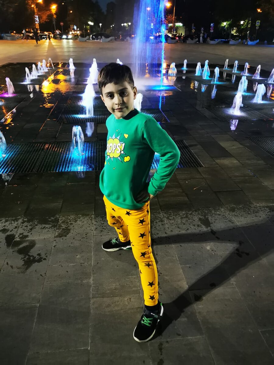 Центральная площадь города Московский