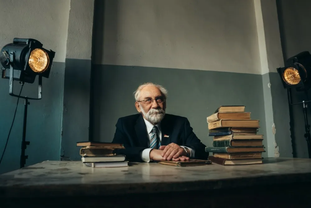 старый учитель. пожилой преподаватель. е. старый учитель и ученик. пожилой преподаватель.