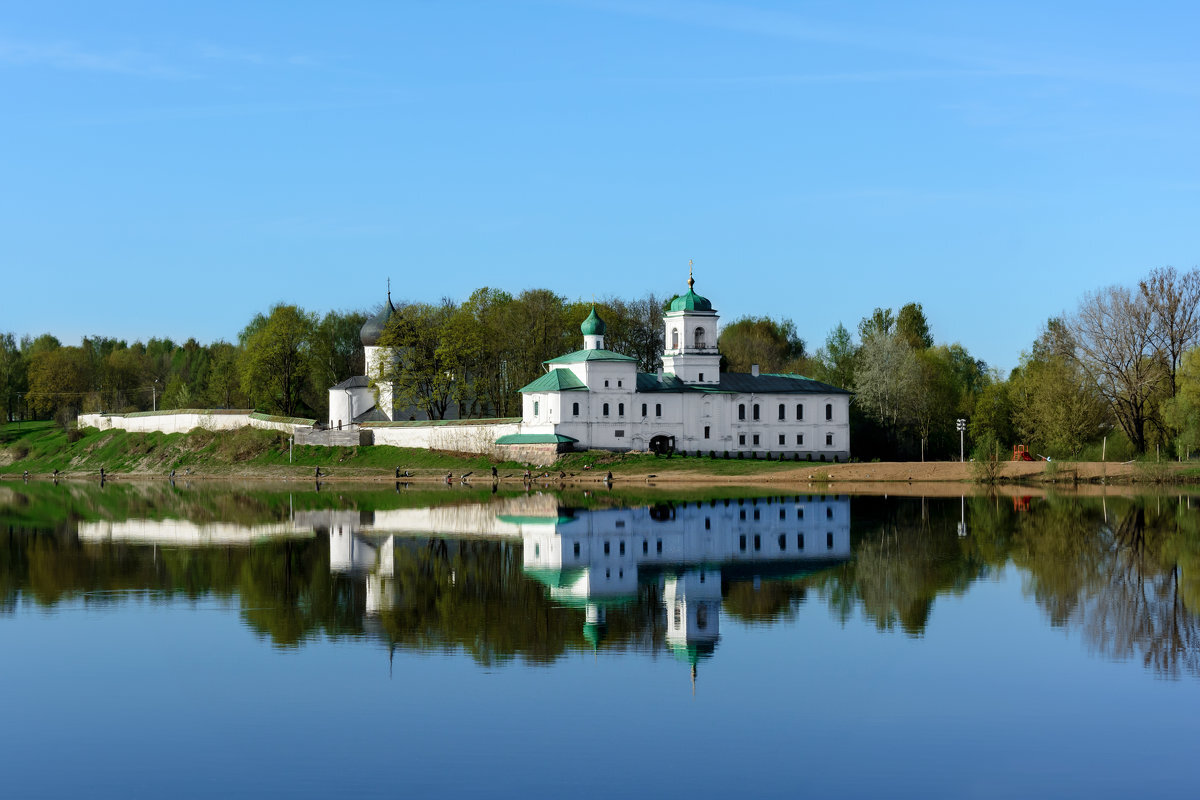 Псковский женский монастырь фото