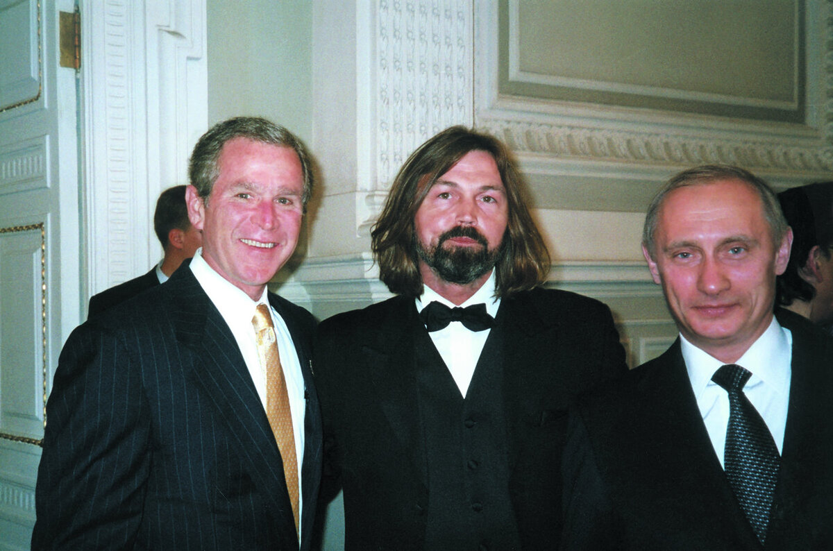 Джордж Буш-младший, Никас Сафронов и Владимир Путин. Фото: nikas.ru