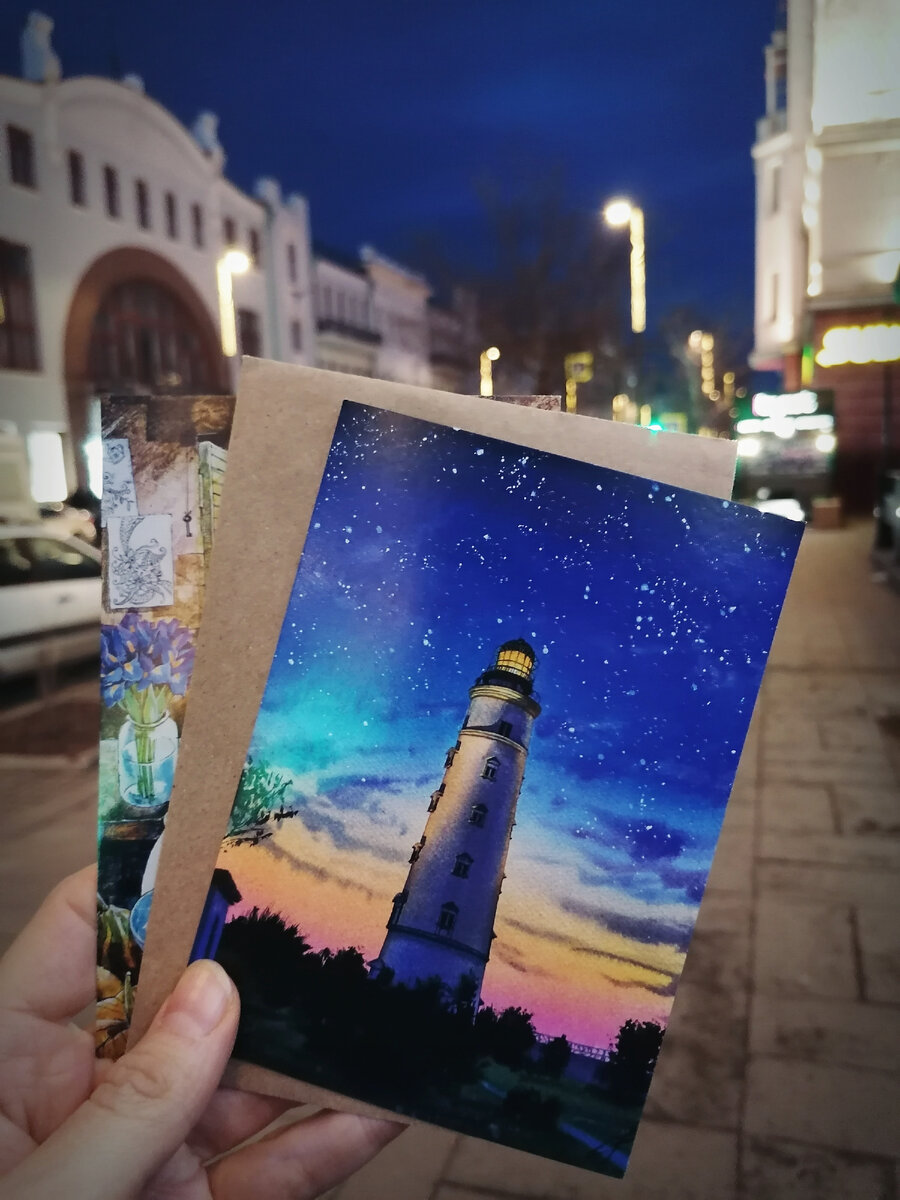 Это я удачно зашла в один творческий магазинчик, где продают преимущественно товары ручной работы и мнооого вот таких вот открыточек (моя любовь :)