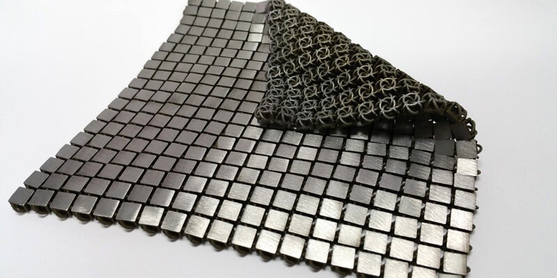 Кольчуга будущего, гибкая металлическая космическая ткань, напечатанная на 3D-принтере. Изображение: НАСА