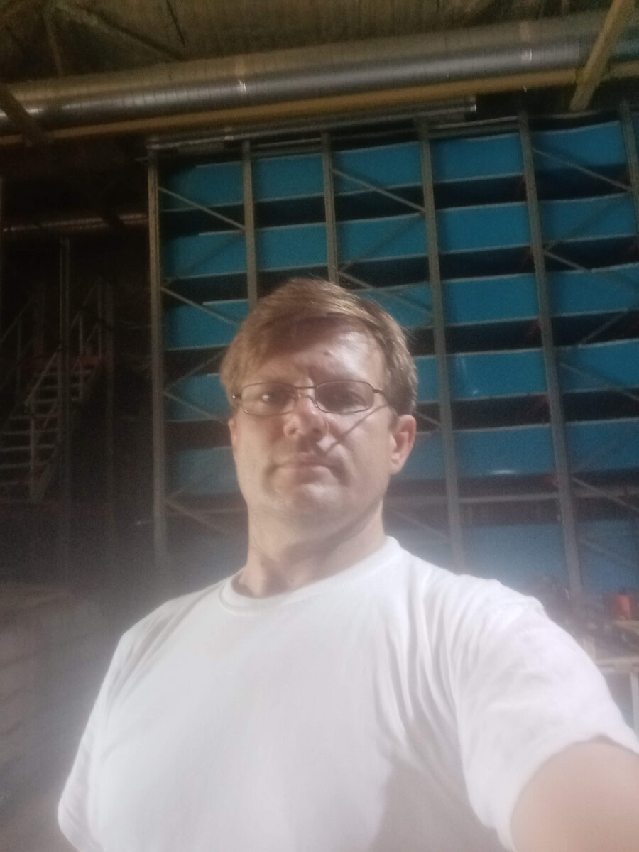 Автор на работе... Креветочная Ферма.