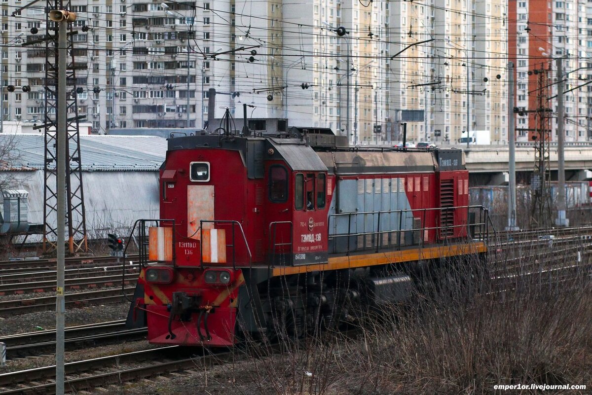 Тепловоз ТЭМ18Д-136, станция Ховрино
