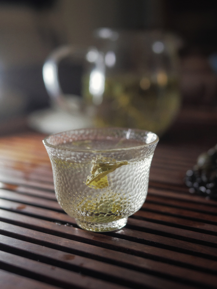 Во время чайной церемонии наблюдайте за тем, как чай раскрывается. 