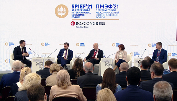 Фото с прошлогоднего ПМЭФ