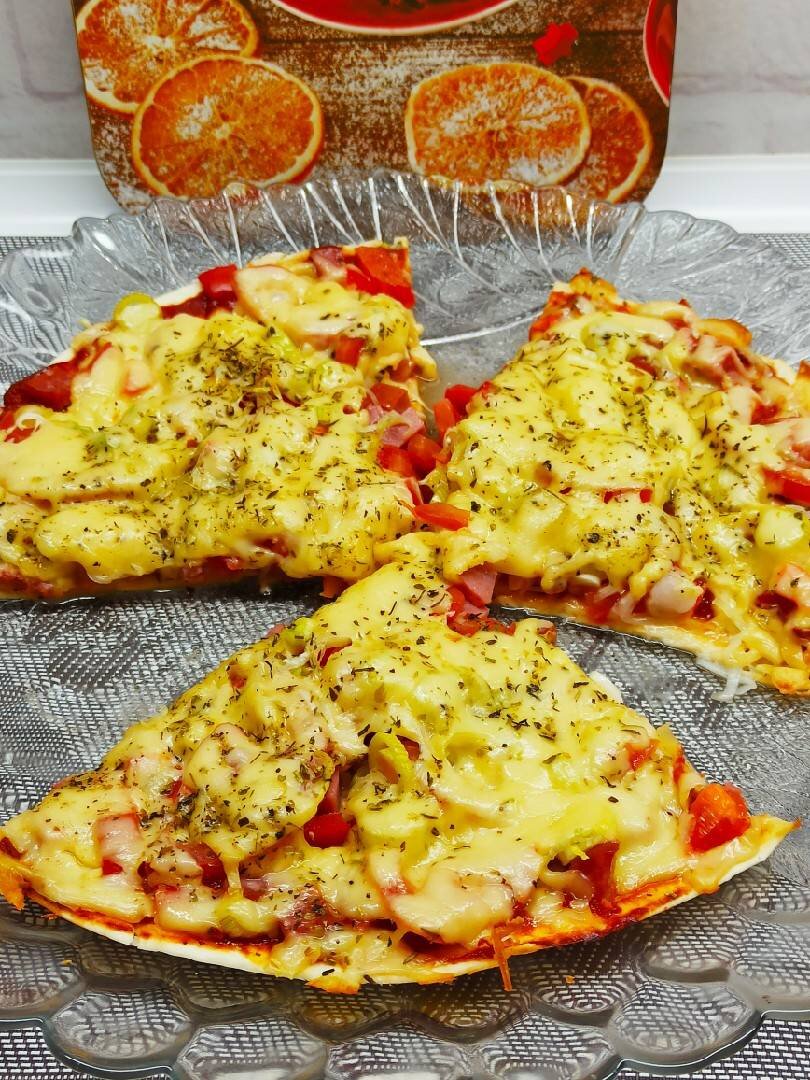 Пицца из толстого лаваша в духовке - рецепт автора Наталья Малыхина