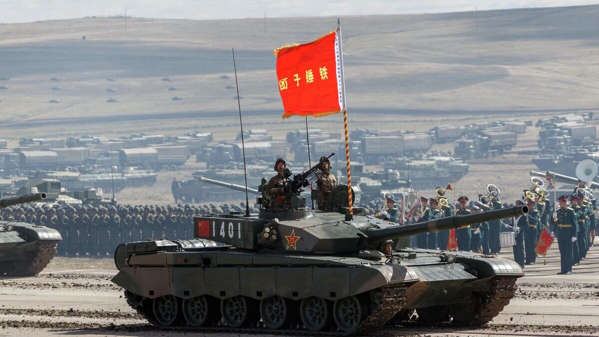    Основной боевой танк Type 99 (ZTZ-99) Народно-освободительной армии Китая на забайкальском полигоне "Цугол" во время учений "Восток"© РИА Новости / Министерство обороны РФ