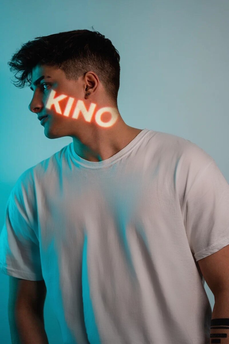 Актер Дэни Яровский 