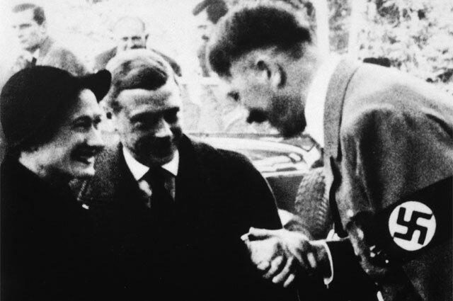    Эдуард VIII Герцог и герцогиня Виндзорские на встрече с Гитлером. Фото:  www.globallookpress.com