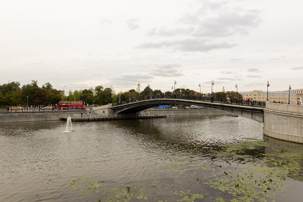 Пешеходная прогулка по центру Москвы. Дом из фильма Говорухина, памятник  удобрениям, очень вкусный магазин и многое другое | Самый главный  путешественник | Дзен