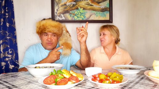 Шляпа у меня бабушкина. Инеем покрылась. Хвостом будешь раскидывать. Я ...