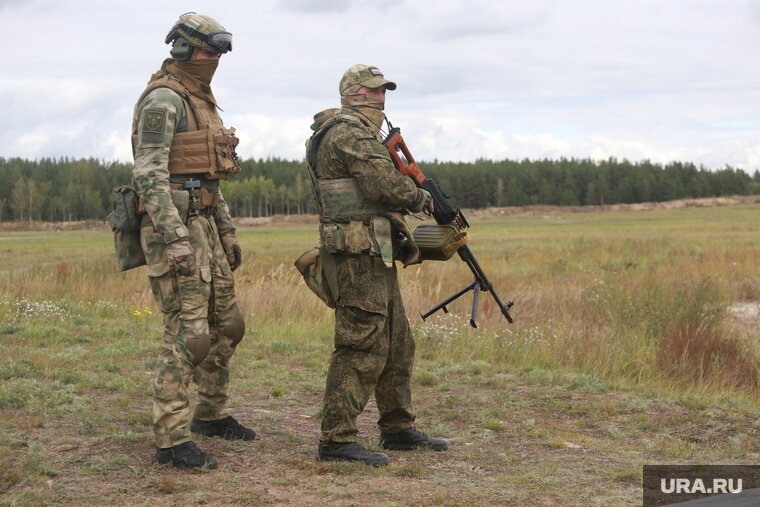    Власти ЛНР сообщили о возвращении в Луганск двух бойцов, освобожденных из плена