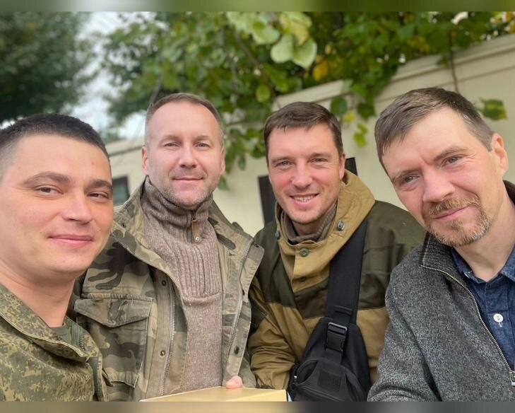    Александр Зырянов – второй слева. Фото Ростислава Антонова