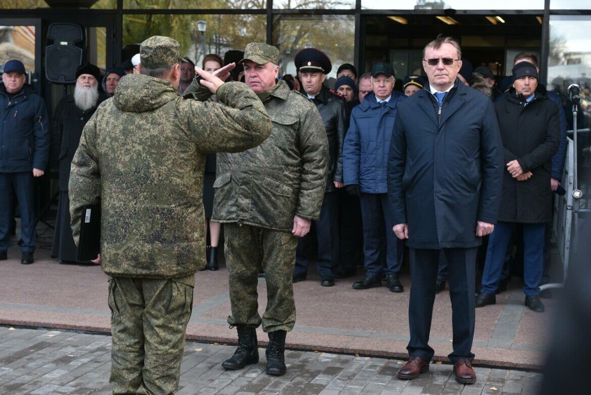 Не получится поставить нас на колени»: как города и села Татарстана  провожали воинов | Татар-информ | Дзен