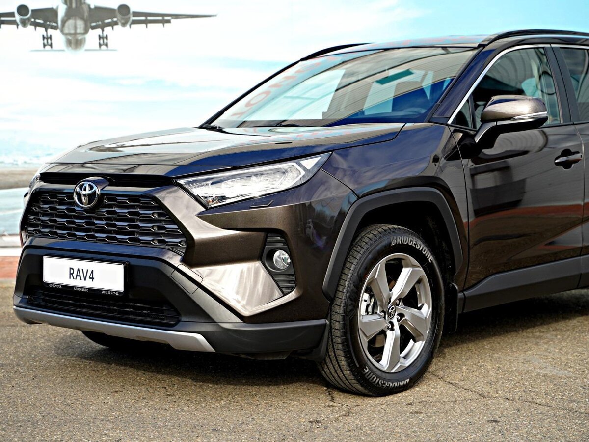 Toyota RAV4 — самый продаваемый автомобиль 2021 года в мире. Разбираемся,  чем так хорош этот японец | КЛЮЧАВТО | Дзен