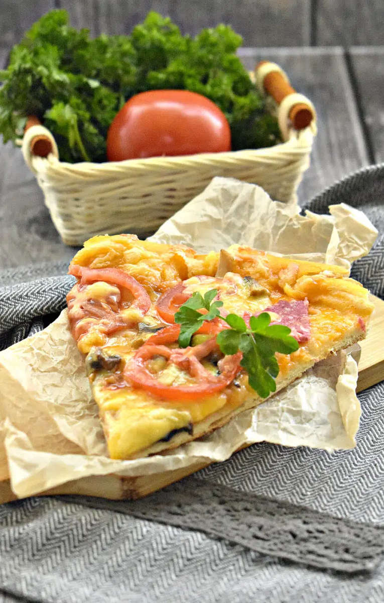 Быстрая пицца с колбасой и сыром в духовке рецепт с фото пошагово - баштрен.рф