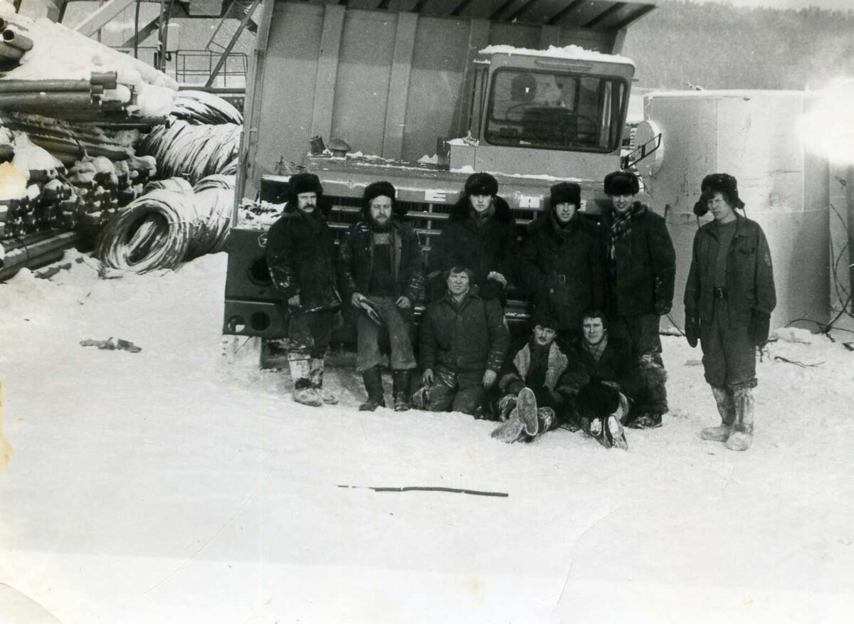 Личное фото. С Яндекса и Одноклассников. Сборка БелАЗ на базе города Усть-Кут..