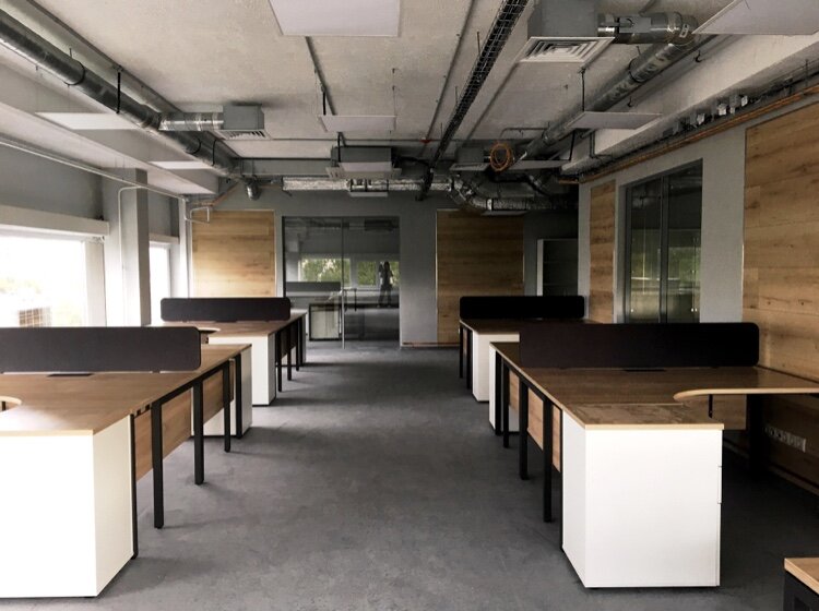 Рабочее пространство. Проект компании Медпром СПб #рабочееместо #рабочеепространство #рабочийстол #креслодляофиса