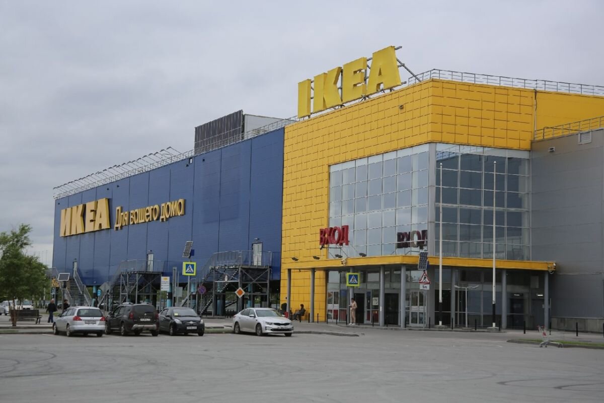    Демонтаж вывески IKEA попал на видео в Новосибирске