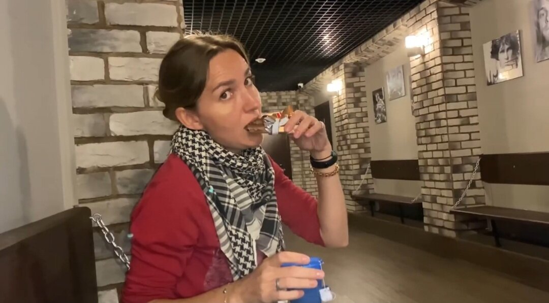 Надо подкрепиться перед игрой, чтобы не остаться без сил)))