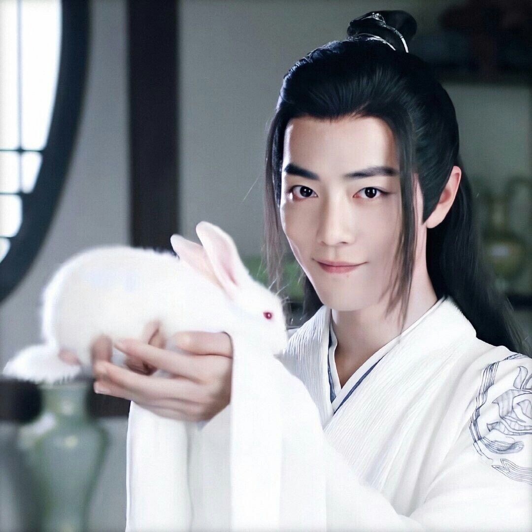 Вы серьёзно? Да такую милую булочку обнять хочется и в кармашке спрятать. 