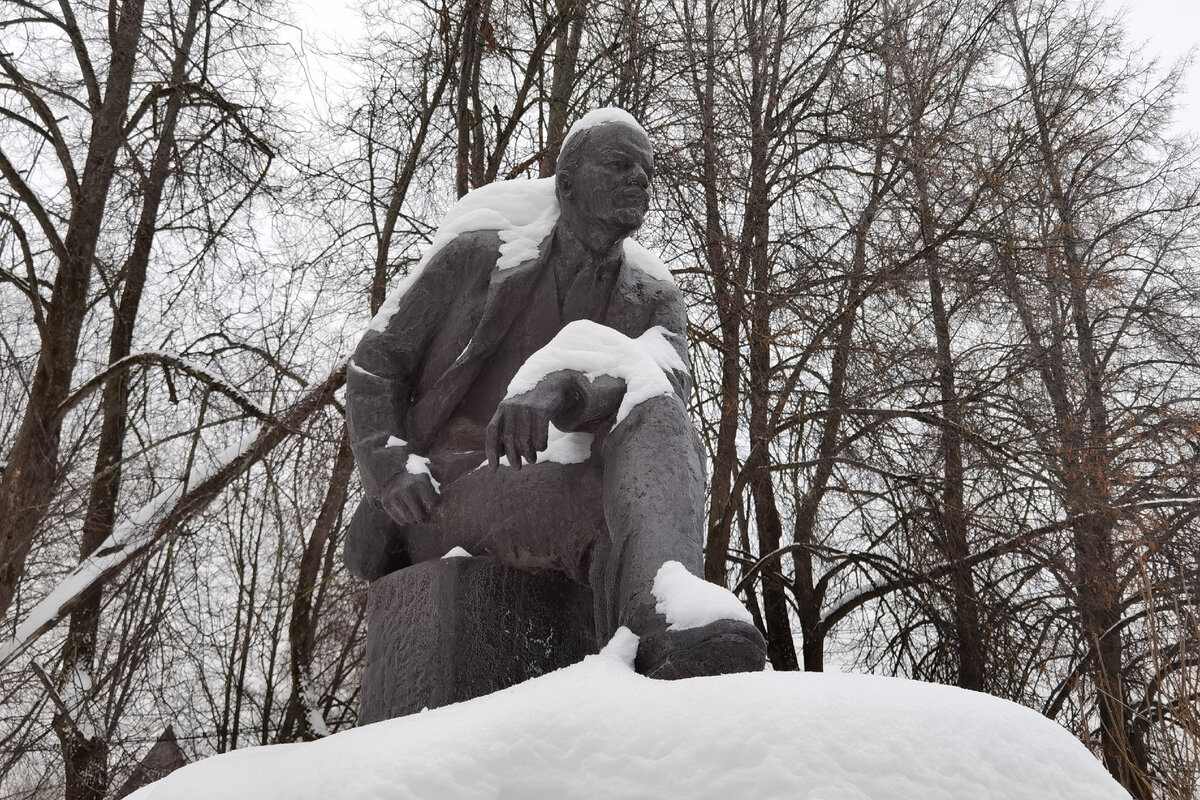 В пос. Пролетарий возрождают производство Кузнецовского фарфора. Прогулка  по заводским руинам, а также в музей 