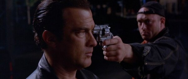 Когда к тебе ночью приставили ствол в башке...