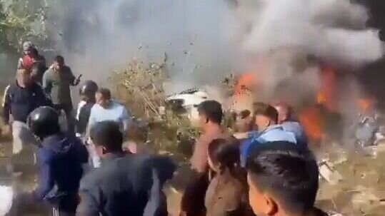     В Непале при взлете из аэропорта Покхара упал самолет Yeti Airlines, в котором находилось 72 человека. О случившемся стало известно из Telegram-канала «360tv».