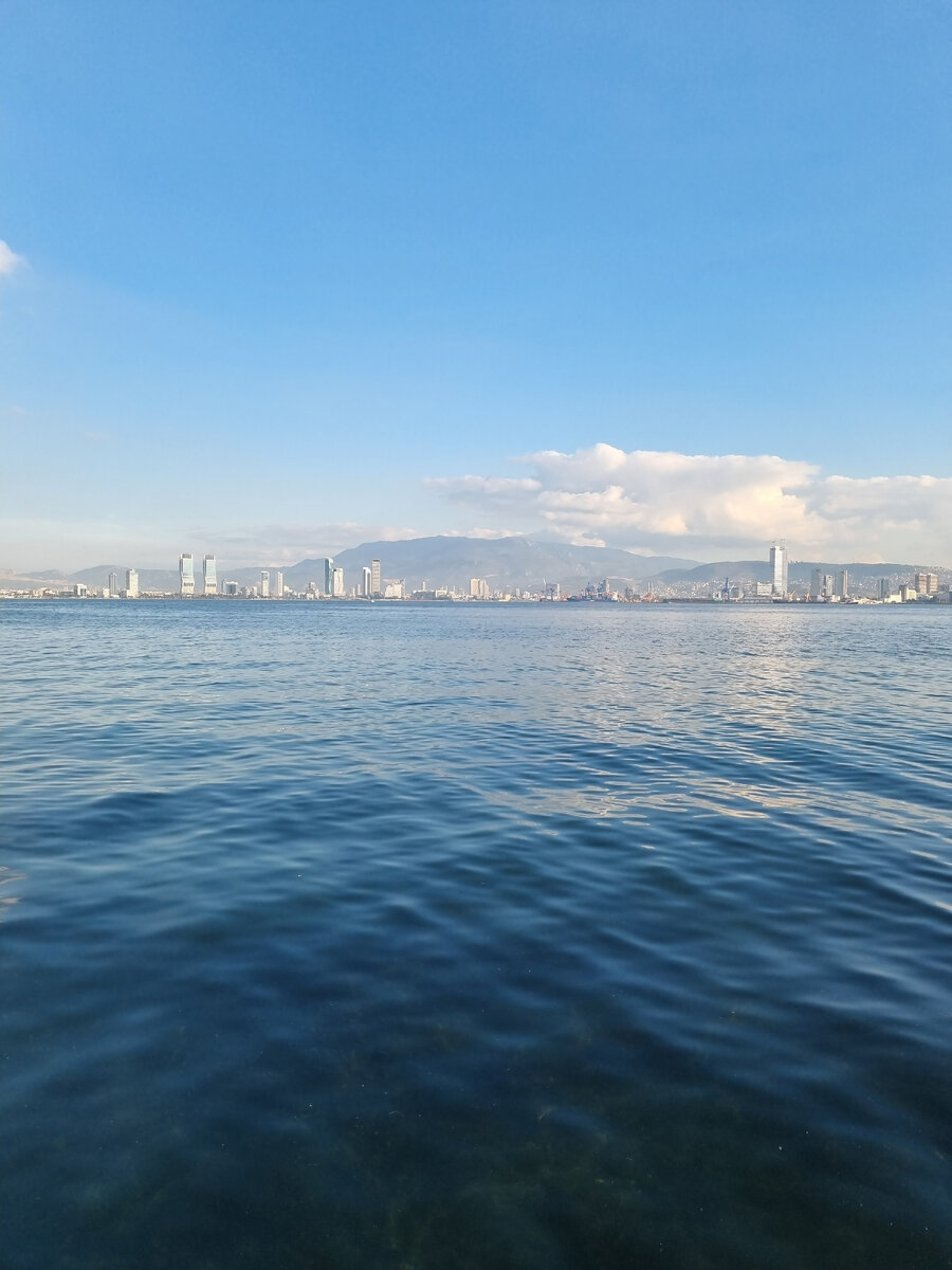 Фото с прогулки по одной из набережных Измира