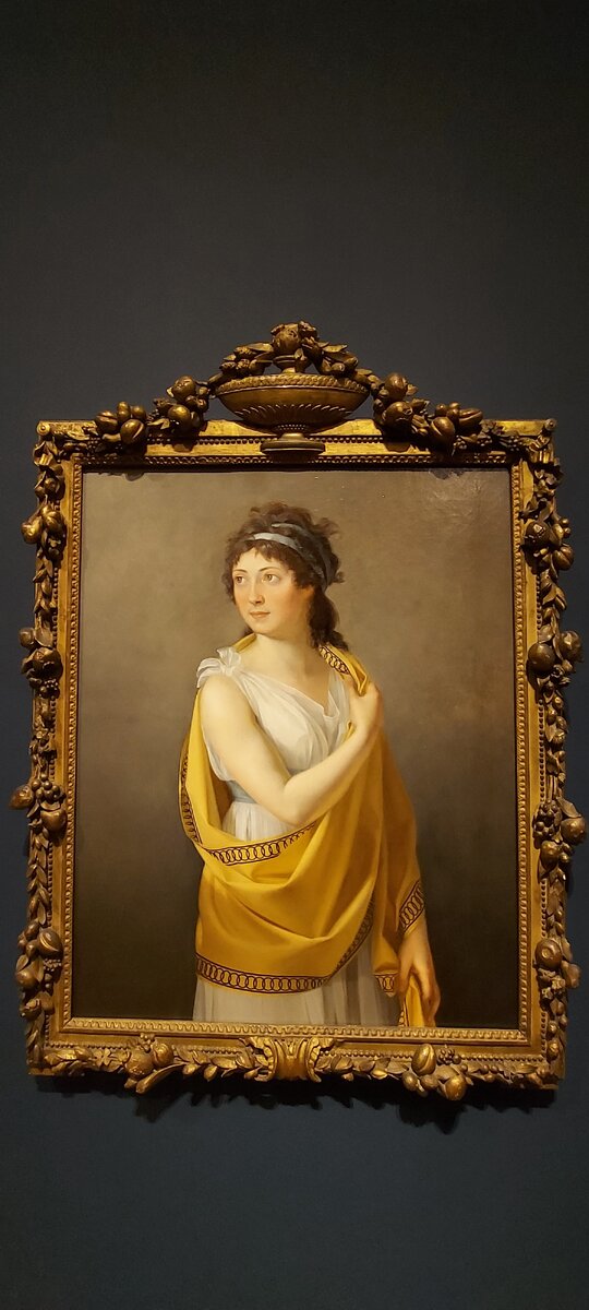 Фото из личного архива автора. Женский портрет. Жак-Луи-Давид.1748-1825. На портрете мы видим какой была французская мода эпохи ампир - складки, драпировка, тонкие ткани. В подражание древнегреческим женщинам.