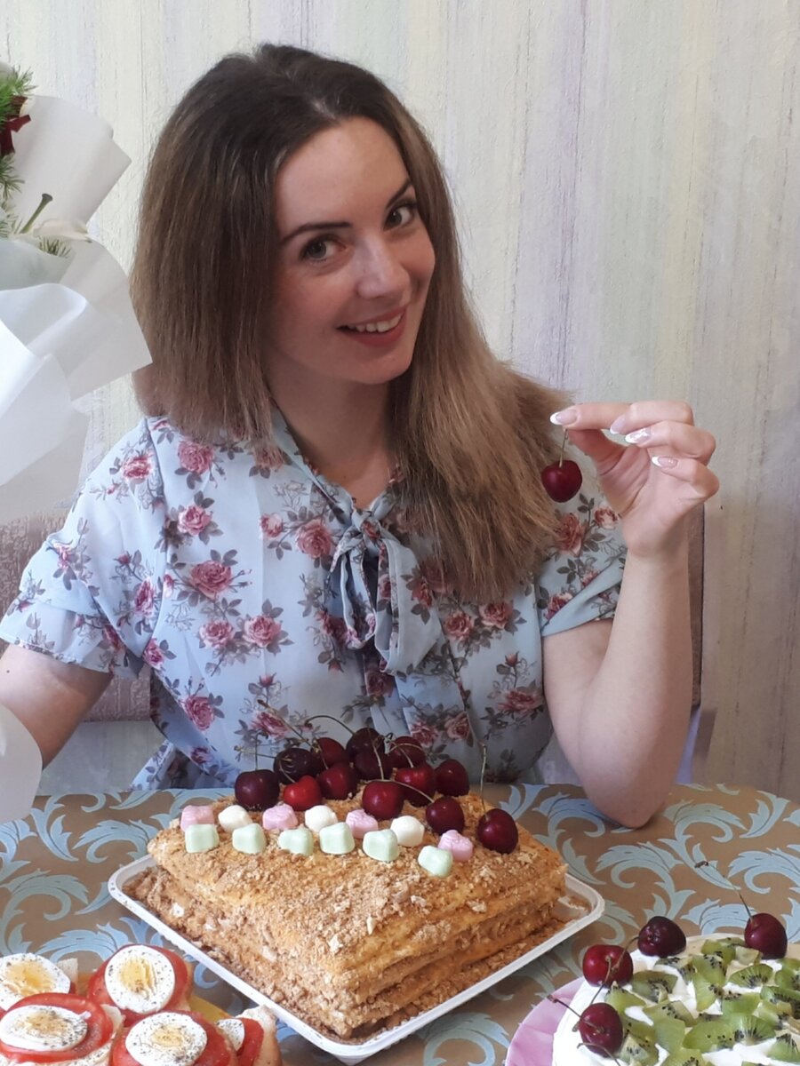 Меня зовут Ксюша!Рада видеть Вас у себя на канале!